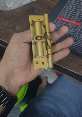 3-in-1 Automatic Door Hinge Lock – Self-Closing Iron