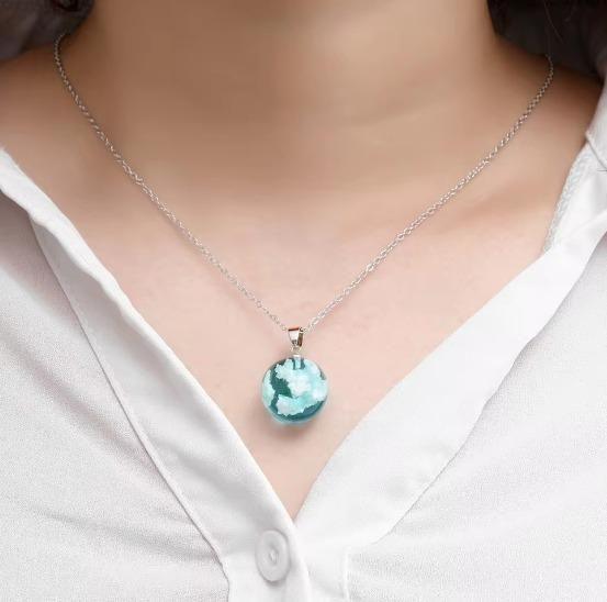 Transparent Round Ball Pendant Necklace - Alzaar