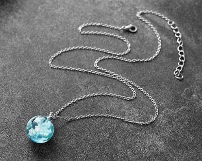 Transparent Round Ball Pendant Necklace - Alzaar